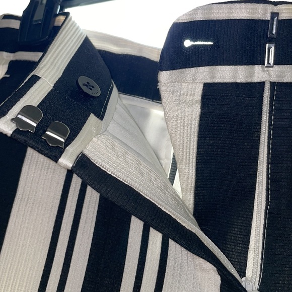 Theory Shorts - Picture 4 of 5